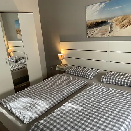 Sonnige Mit Grossem Garten By Interhome Apartmán